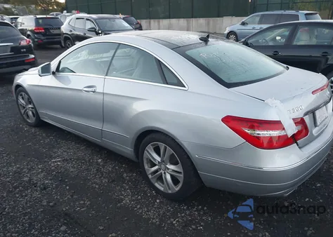 2011 Mercedes-Benz E 350 z USA, uszkodzony, nr VIN WDDKJ5GB2BF078618